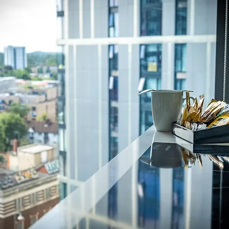 Awarded Best Luxury Serviced Apartments- Birmingham City Centre - Better And Bigger Than A Hotel! Appartement