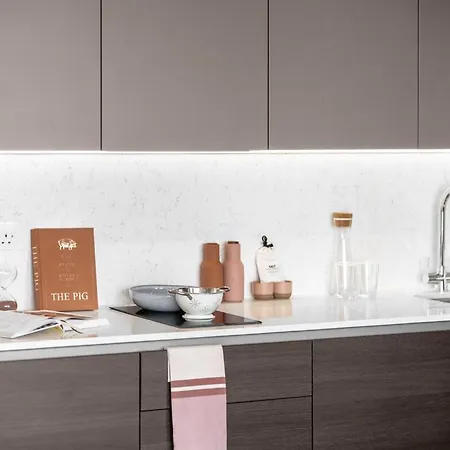 Awarded Best Luxury Serviced Apartments- Birmingham City Centre - Better And Bigger Than A Hotel! *